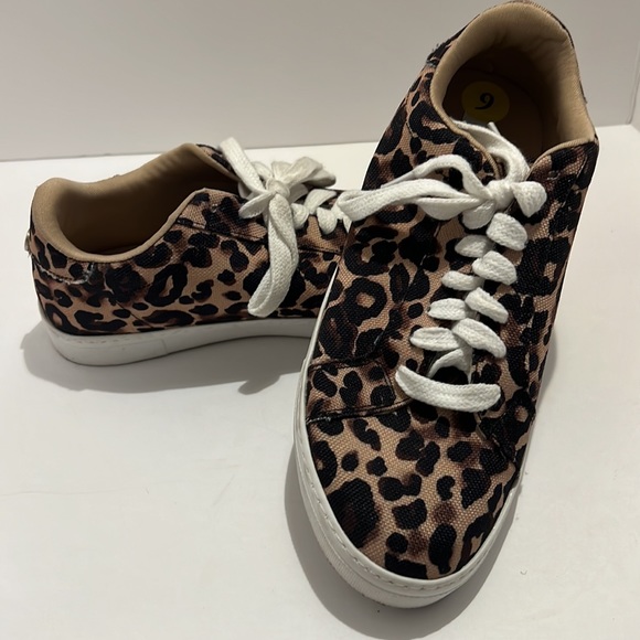 Steve Madden animal print womens sneakers - Picture 6 of 7